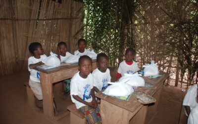 distribution de première nécessité au bénin école
